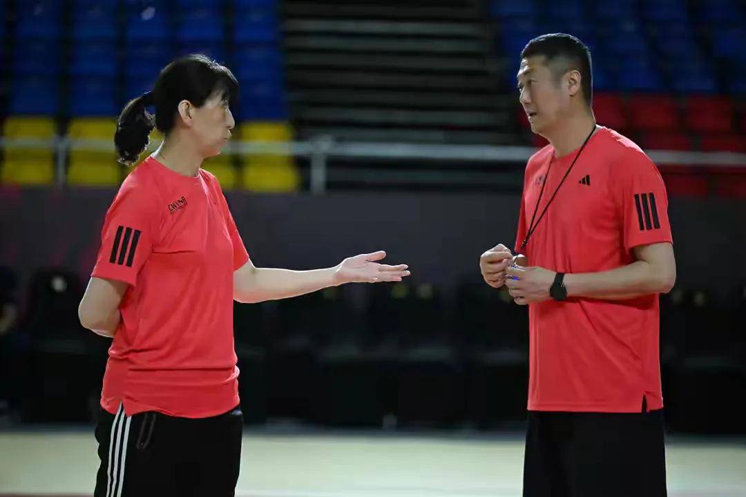 队员调整状态良好,积极备战下一场比赛 队员调整状态良好,积极备战下一场比赛