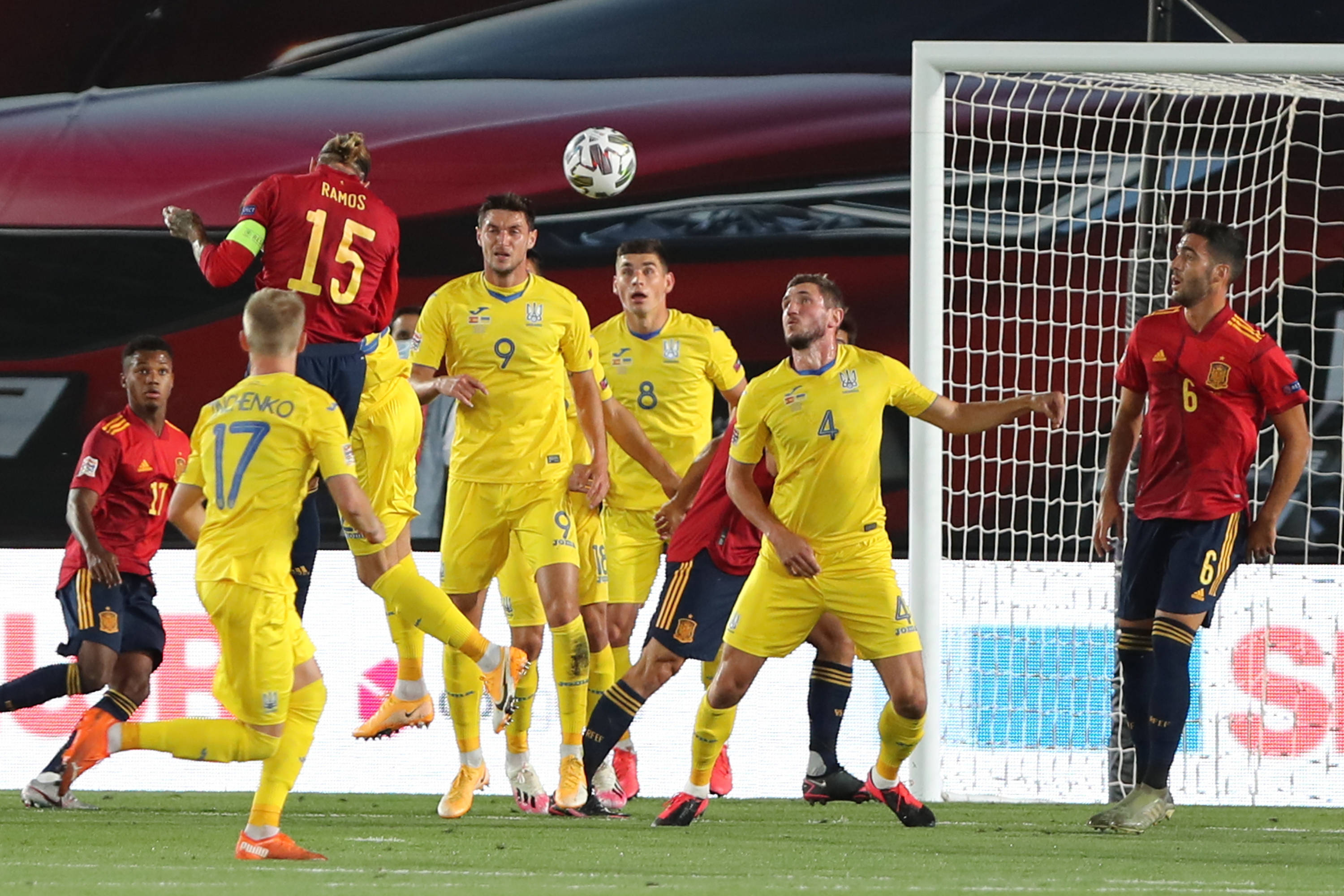 乌克兰国家队全力备战西班牙关键战